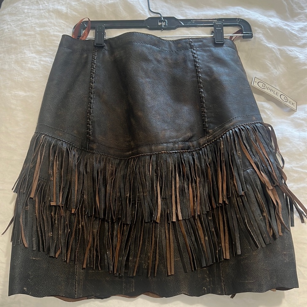 Leather skirt with fringe